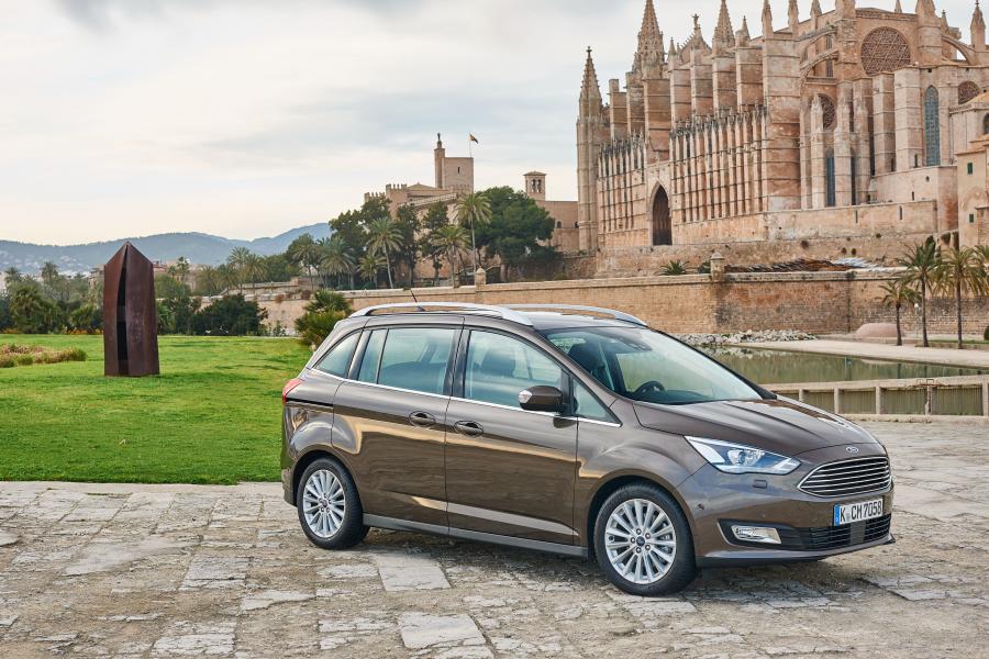  Ford Grand C-Max 2015 года  (фото 2 из 19)